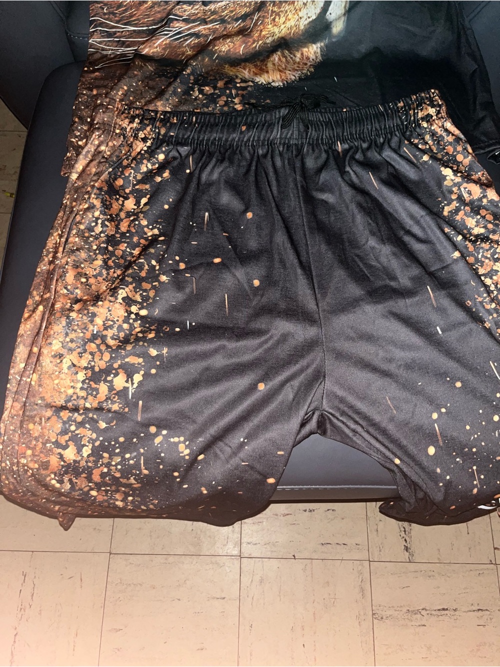 AMIRI Black & Brown Lion Graphic Short Sleeve Tee - Picture 3 of 3